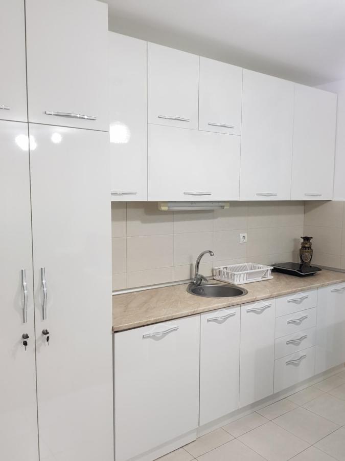 Apartman Kej Blue Free Parking Kraljevo Kültér fotó