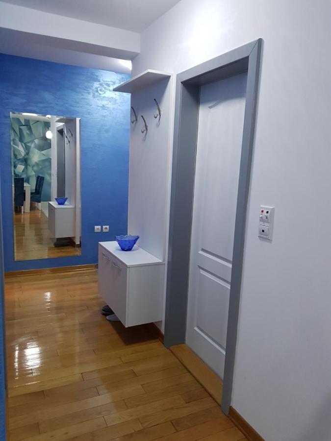 Apartman Kej Blue Free Parking Kraljevo Kültér fotó